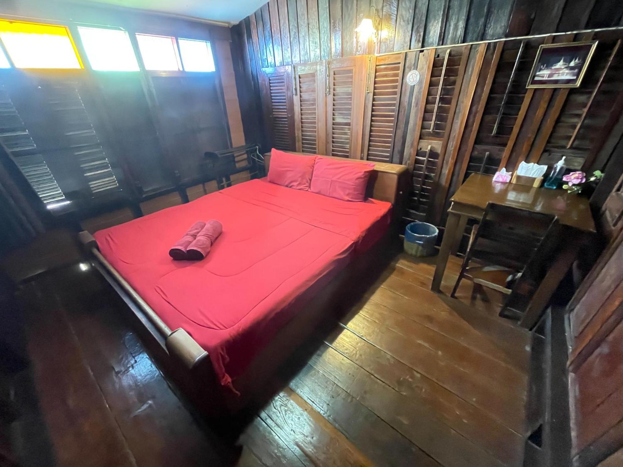 פרה נאקון סי איוטאיה Baan Are Gong Riverside Homestay מראה חיצוני תמונה